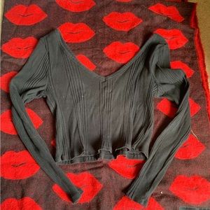 black long sleeve cropped